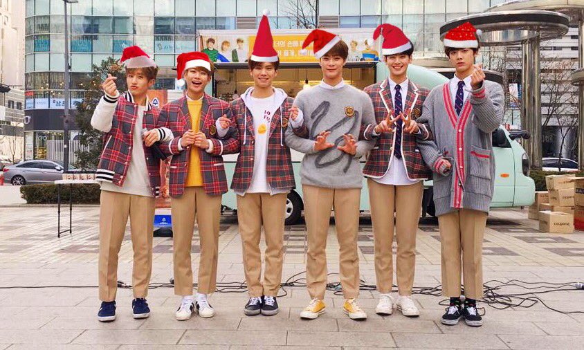 astrocoisas's tweet photo. [🎄] Nós do Astro Fazendo Coisas desejamos um feliz natal pra todos e pedimos perdão pela ausencia! Logo voltaremos ao normal! Amamos vocês! https://t.co/f8m3UZwyL4
