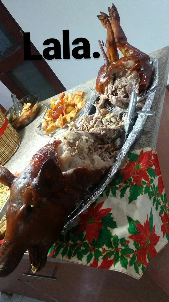 JIGSsanity's tweet photo. Oops I murdered this lechon. Ang lala. 

MERRY CHRISTMAS EVERYONE! 🐽 https://t.co/naHdjoCsrj