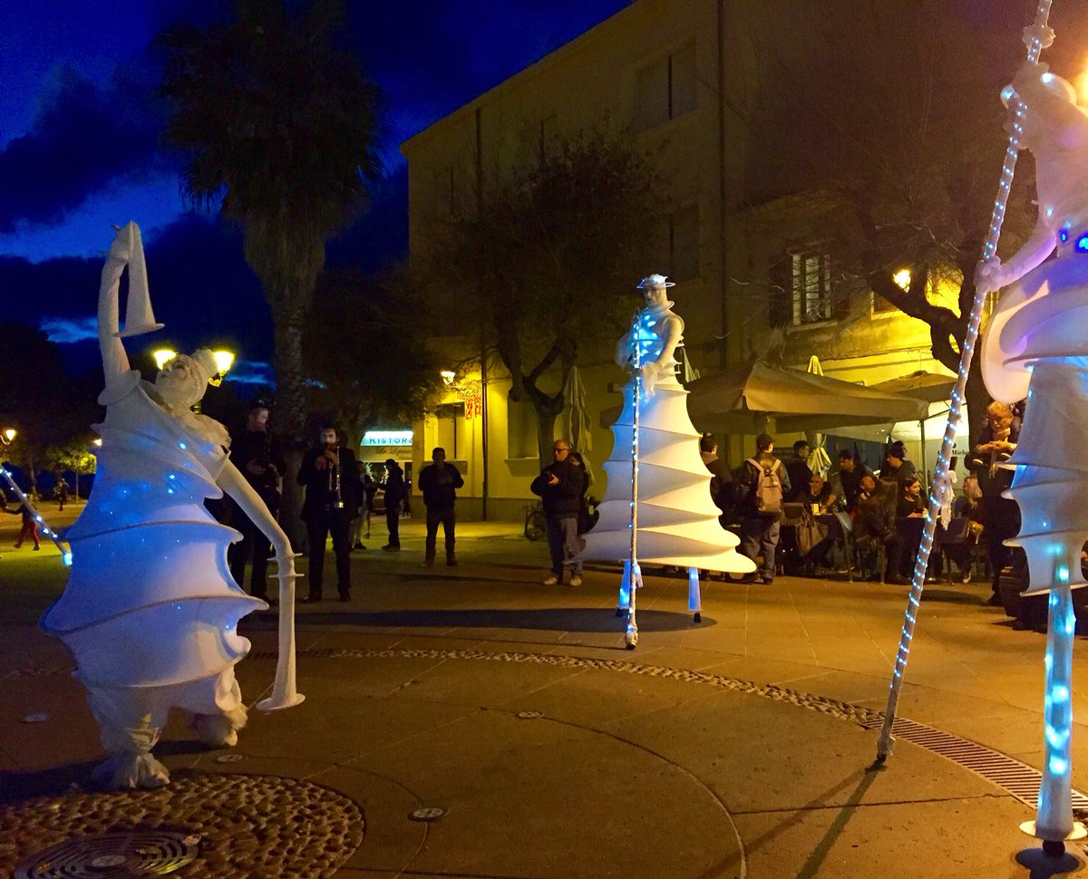 AlgheroTurismo's tweet photo. Ultima serata delle #InvasioniLunari ad #Alghero! #MoonlightInvasions #CapdAnyAlghero https://t.co/ovdiHP6Dmi