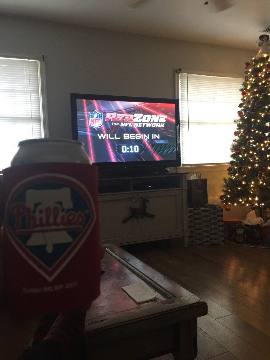 Let The Festivities Commence beardroppingsblog.wordpress.com/2016/12/24/let…