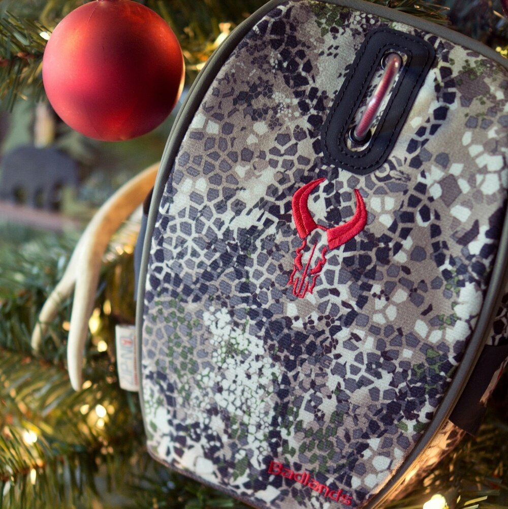 BadlandsGear's tweet image. Will there be Badlands gifts under ur tree tomorrow? #badlandspacks #unconditional #badlandsapproach #merrychristmas #binocase #theoriginal