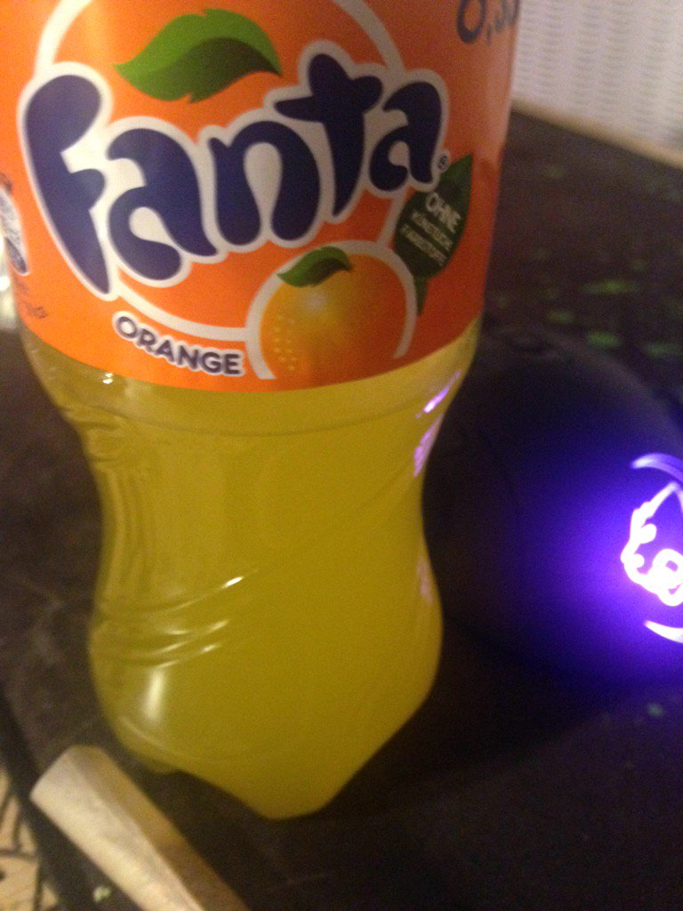 MFAysam's tweet photo. @Bambonek meine seele gehört coca cola https://t.co/I4TmTJ7hIv