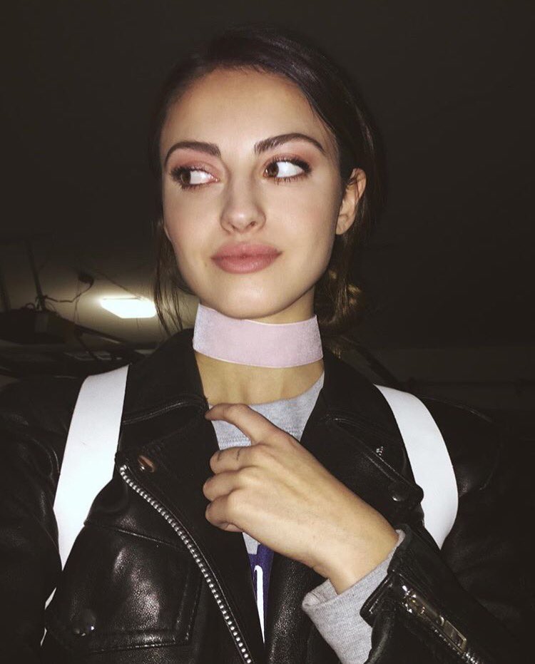 ultragrls's tweet photo. 24/12 Trew, A SUNSHINE+ SO GORGEOUS!! She's so nice so beautiful and so cute! She's such a sweetheart I love admire her so much❤️ https://t.co/vy46JrhJnf
