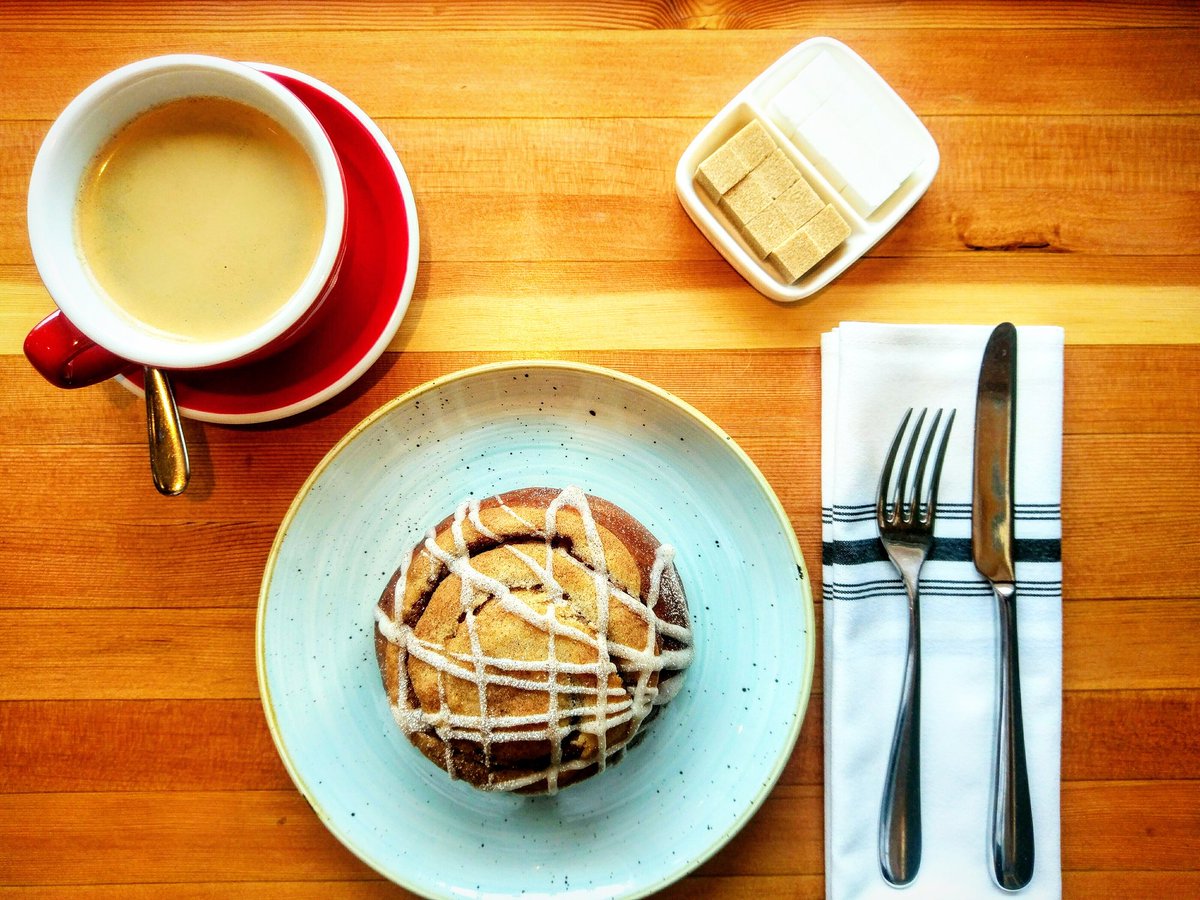 Flyindoor's tweet photo. Cookie cinnamon bun, that's all. @Provisionyyc #yyc #yycfood #bread #yycbread #foodporn #brunch https://t.co/RzvtO7vBym