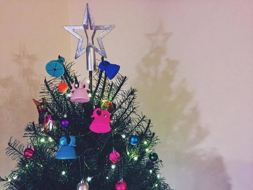 TweexyUk's tweet photo. Wishing all of our followers a very Merry #Christmas. Let us know if you received a #Tweex… https://t.co/9dmBNCR0Y6 https://t.co/kZrlQ9i72P
