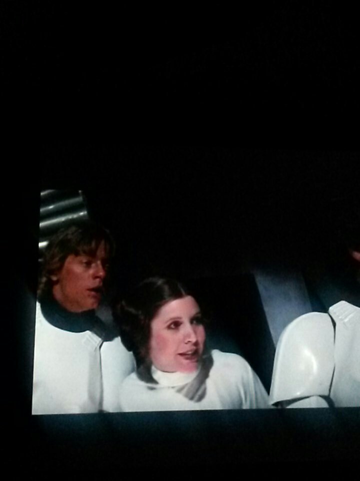 DaughterofDream's tweet photo. Loving our new family tradition - amarula cocoa, popcorn &amp; a classic movie! #ChristmasEve #MaytheForcebeWithHer https://t.co/RtBaNXIGDq
