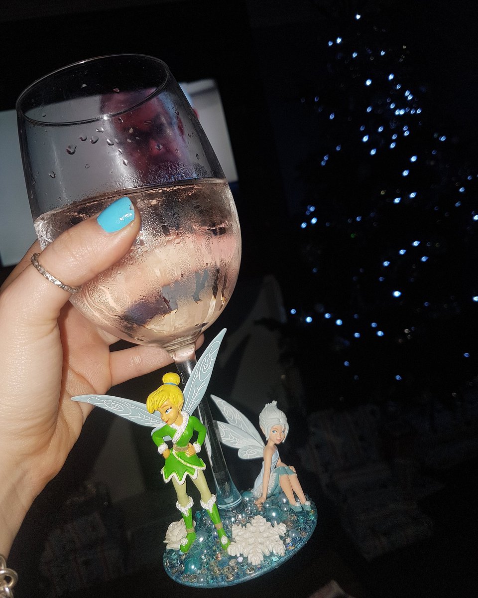 TinkaBling's tweet photo. I'd like to thank all my Tinkers, I appreciate all the love and support over the last year. I hope you all have a wonderful Christmas xx https://t.co/YKA8Kc2YGq