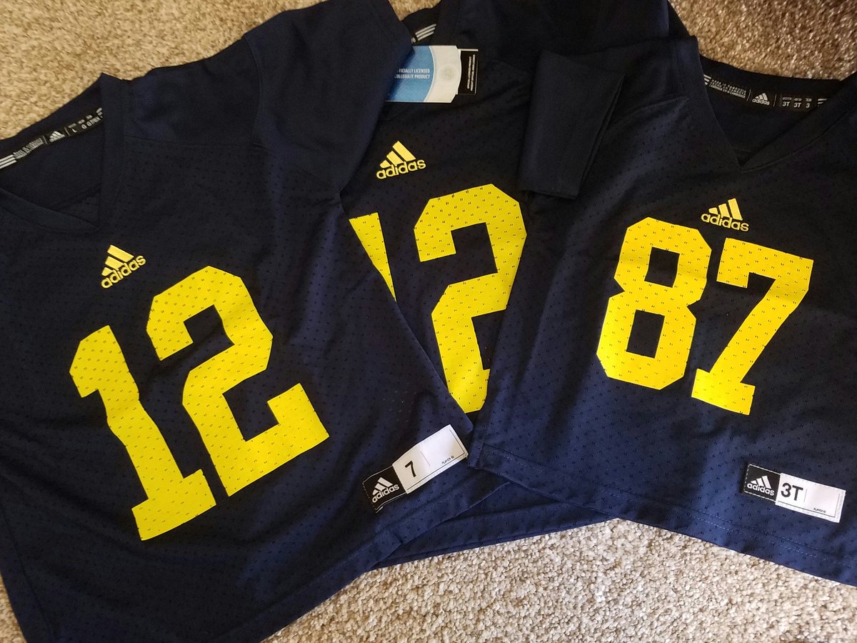 colezicklglp's tweet photo. Thank you @FanaticsSupport it was my mistake on shipping but you fixed and overnighted anyway! Great customer service in time for Christmas! https://t.co/fuFALw6Eli