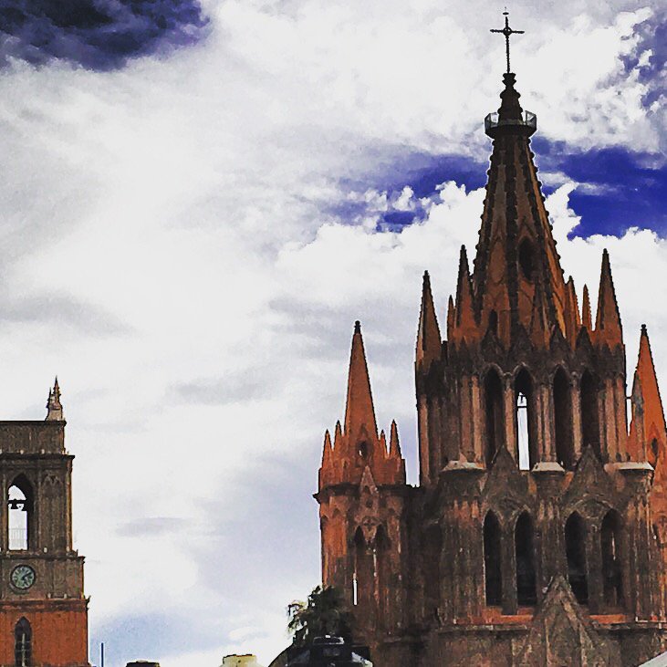 Today seems like the air is filled with hope, doesn’t it? #Doce18ConceptHouse