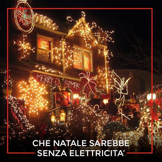 FastCharge_Team's tweet image. Buon Natale e buone feste a tutti da noi di Fast Charge 🎅