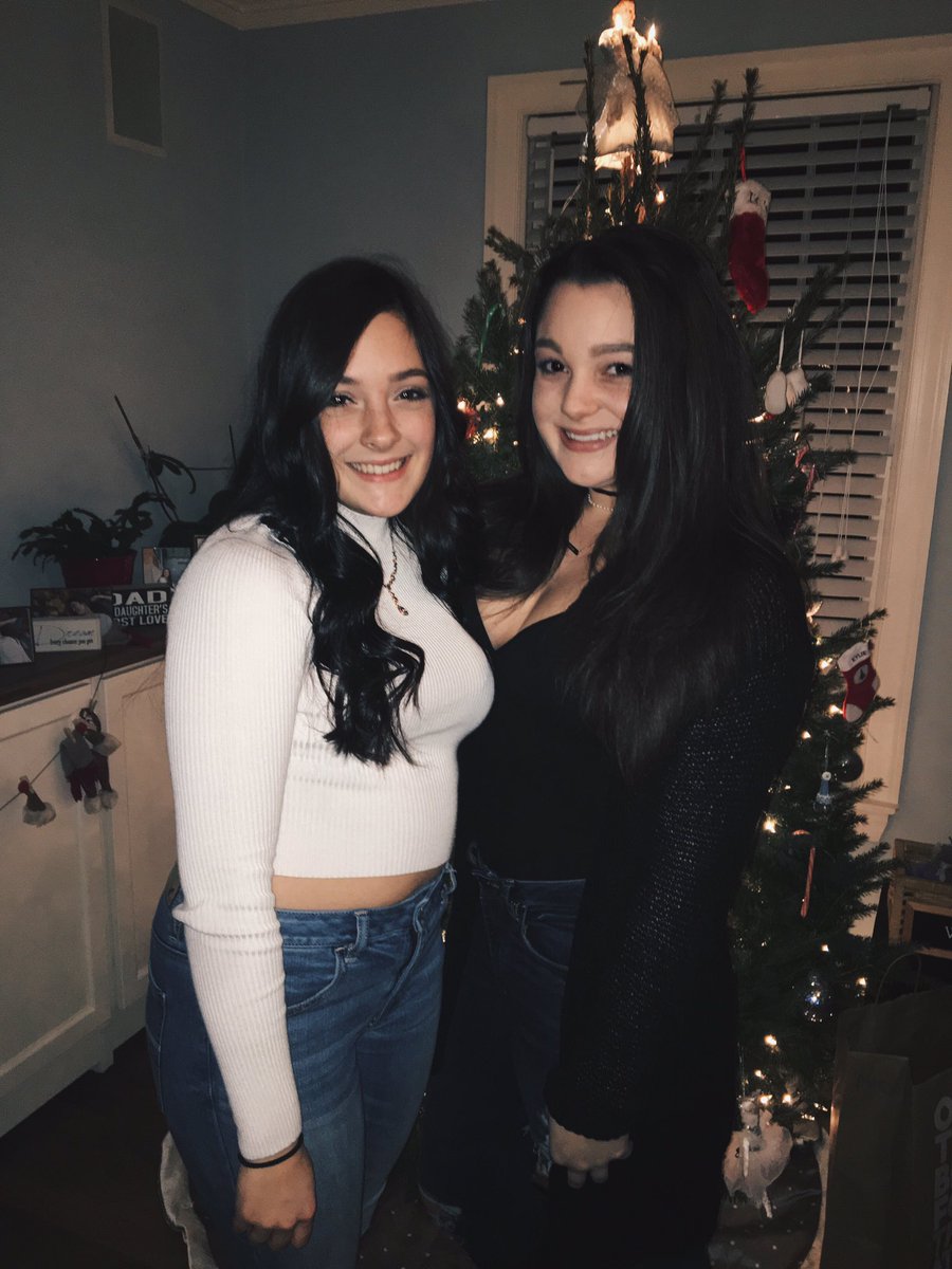 rachel_franz's tweet photo. HAPPY BIRTHDAY to my twin and bff I lysm and wish I could bring you back to school with me 💗👯@erikalawrencee https://t.co/CJCsKvYQmG