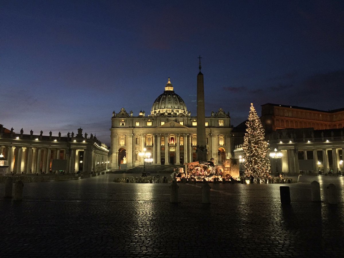 globedge_'s tweet photo. Sleep in heavenly peace. #christmas #Vatican #travel #wanderlust #photography https://t.co/gYTzrVNTcd