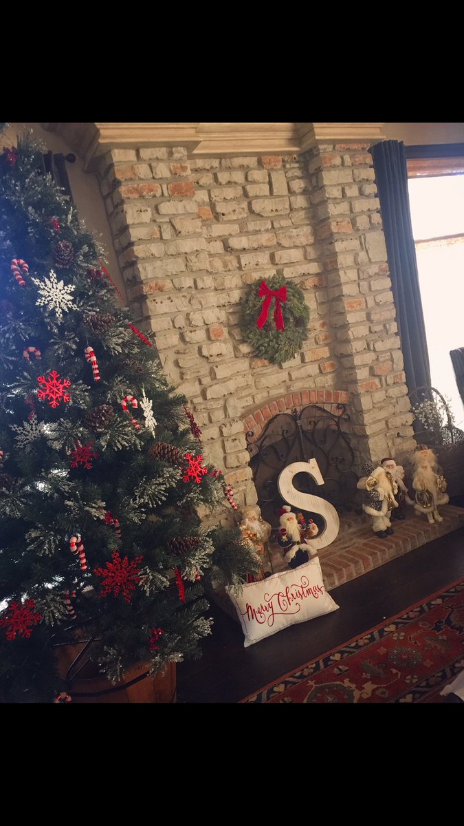 Merry Christmas Eve, y'all! We are definitely enjoying the holidays in the new house!