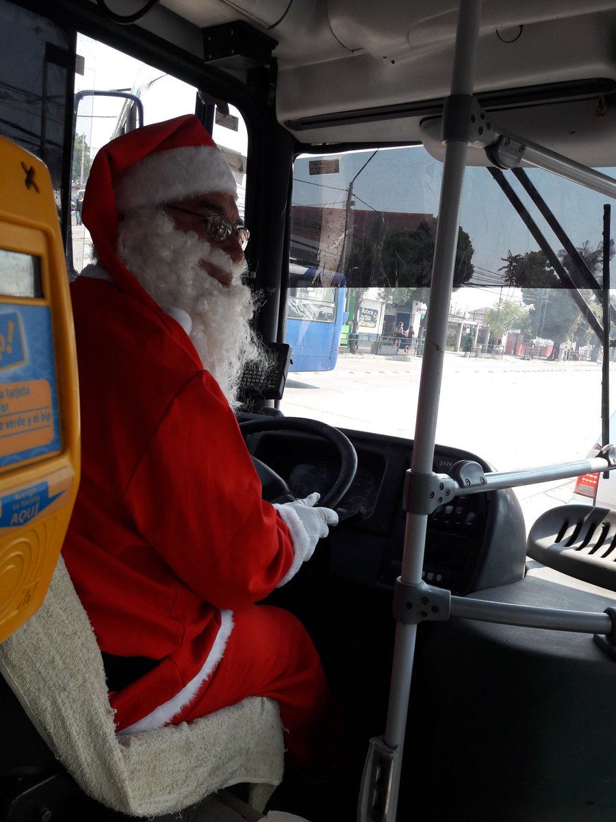 maurojaraAM's tweet photo. @subus_ felicitaciones x este conductor servicio G04 alegro el dia a muchos niños y adultos #G04navideña #transnavidad https://t.co/AN8pAaMFyf