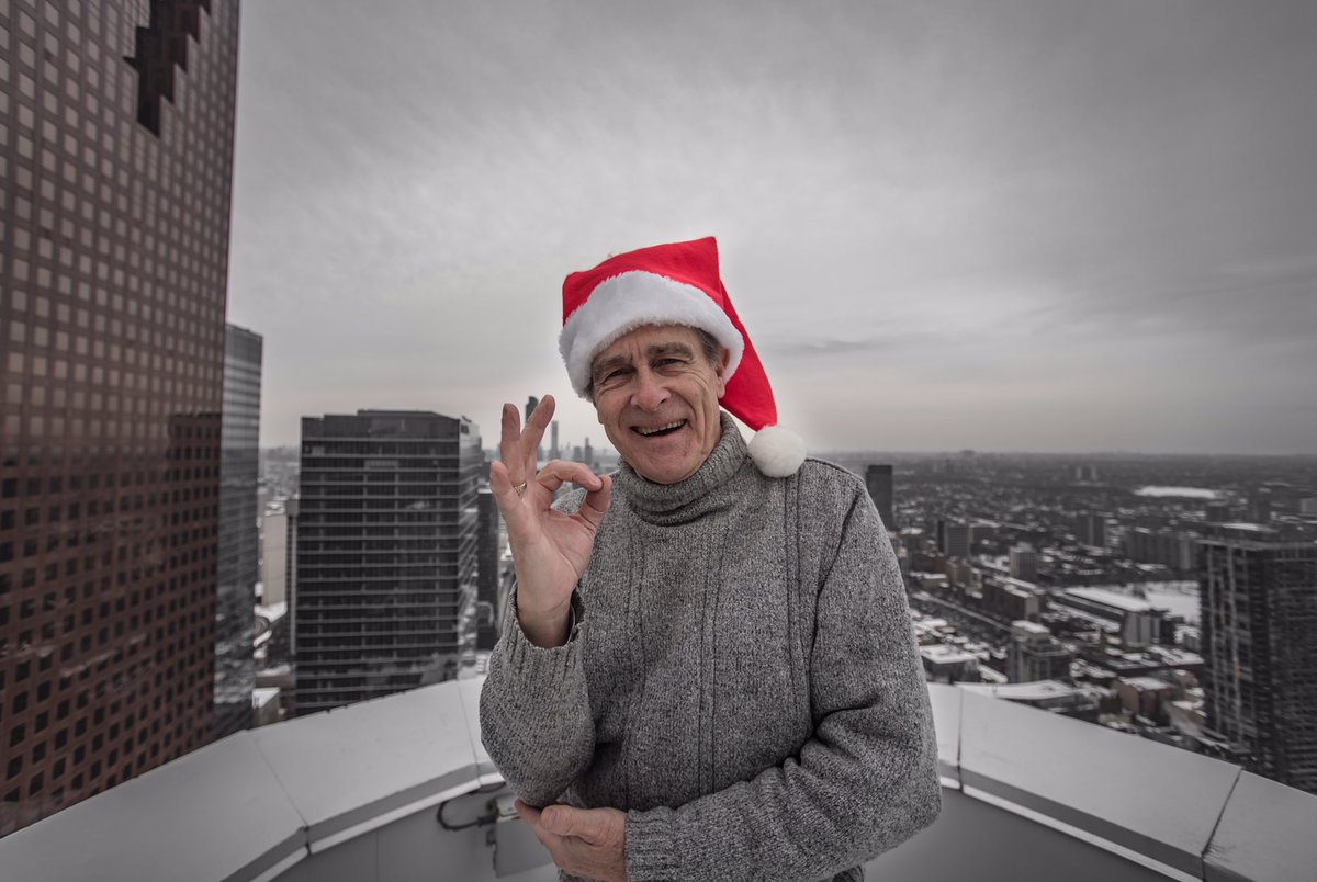 norm's tweet image. Twas the night before Christmas and all through the 6, not a mixtape was bumped, but it was still pretty lit. 
📷@Eddiekha