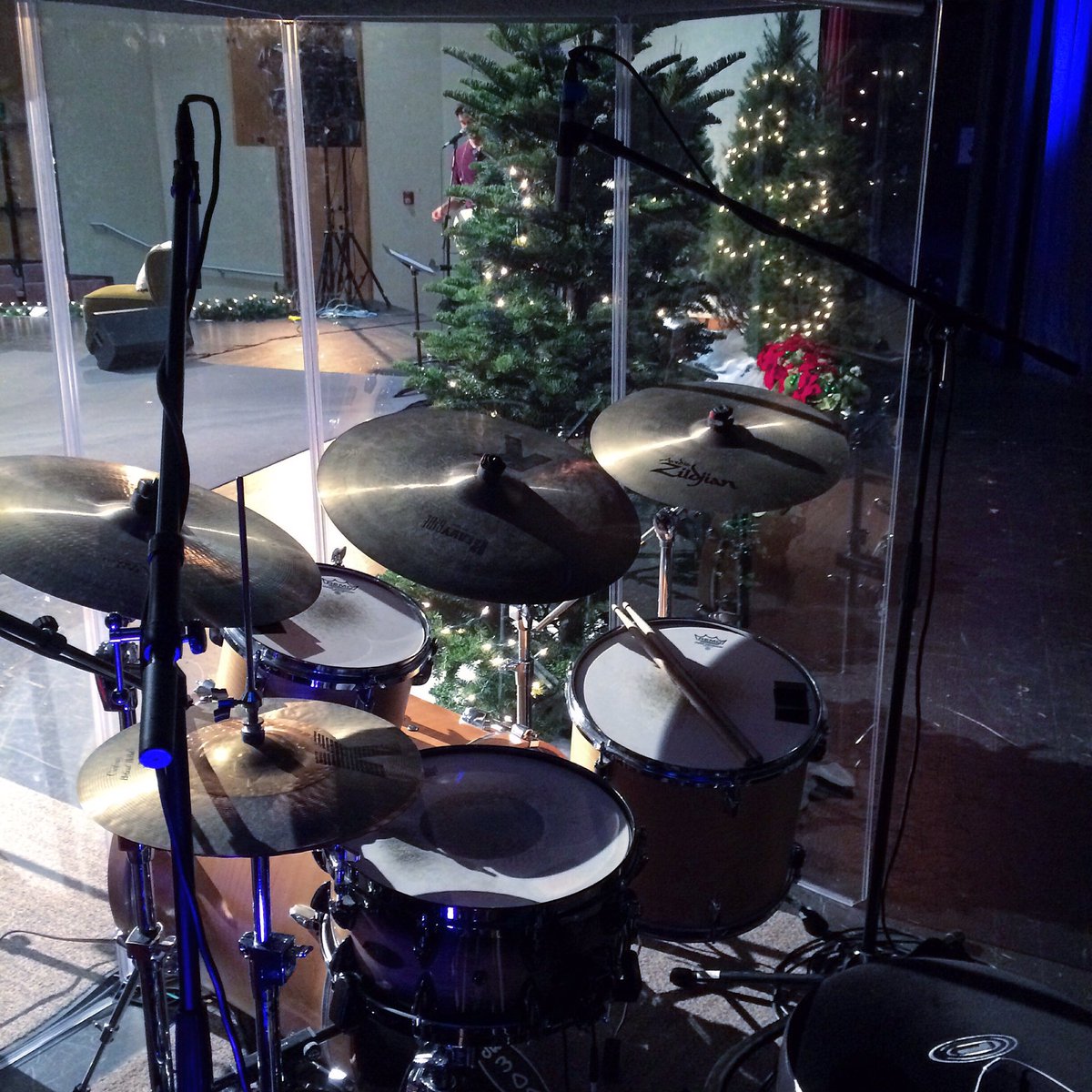 fgomezdrums's tweet photo. Merry Christmas Eve!!🌲☃🎅🏽 getting ready to shred over this arrangement of Carol of The Bells..🤘🏼🎊 #merry #christmas https://t.co/MVNrowHkA0