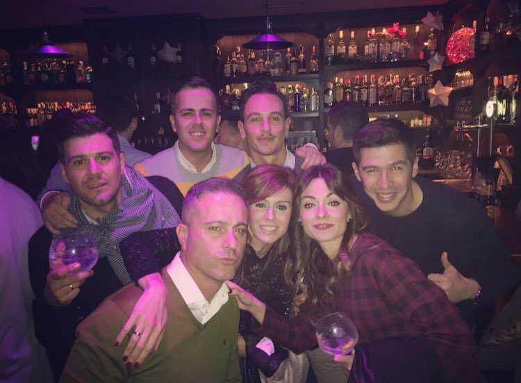 InesssRD's tweet photo. Un clásico ya... los de siempre, donde mismo # Amigos #Friends #Forever #Navidad #TardeBuena2016 https://t.co/y0oMo31etJ