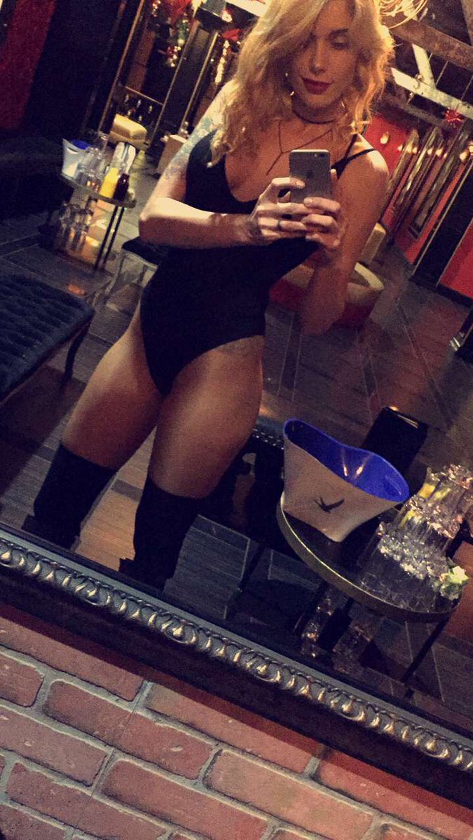 ashleedisney's tweet photo. Last night at @CleHouston #CleHouston #CleAngels #HoustonNightlife #BottleService #HTX #HoustonModel 🔥⚡💥 https://t.co/Hw8SqnultV