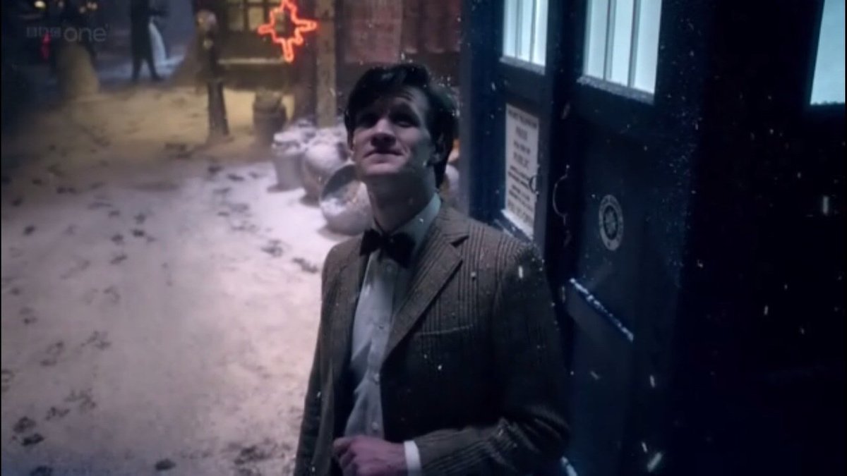 mattsmithisabae's tweet photo. #6YearsSinceAChristmasCarol #Mattsmith #EleventhDoctor #KarenGillan #Amypond broadcasted in 2010 #Doctorwho https://t.co/mPKvxv5q3w