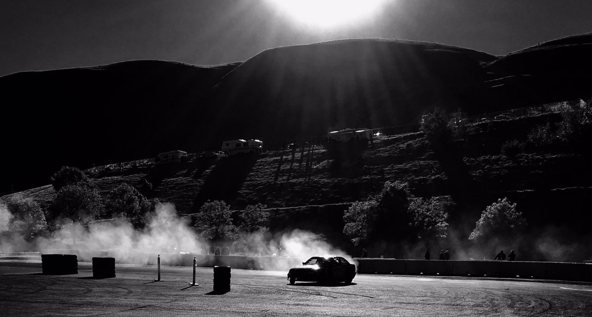 1cookiecan's tweet photo. @RaceSonoma #winterjam2016 #macporterphotography #sunset #drifting @FormulaDrift @DRIFTALLSTARS https://t.co/69OLqsUhWf