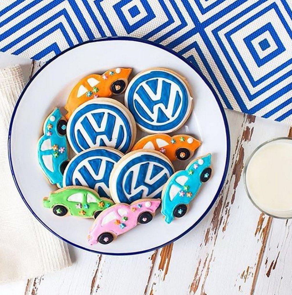 OttawaVW's tweet photo. Santa loves sweet rides! #VWBeetle https://t.co/QSLbhFK4eK