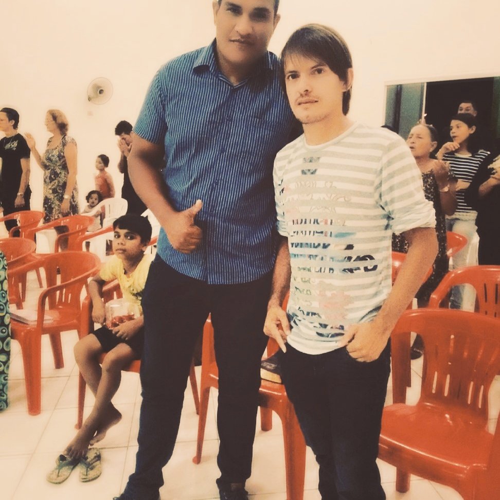 Tiver a honra de estar ao lado desse grande homem de deus na igreja resgatado vidas para Jesus