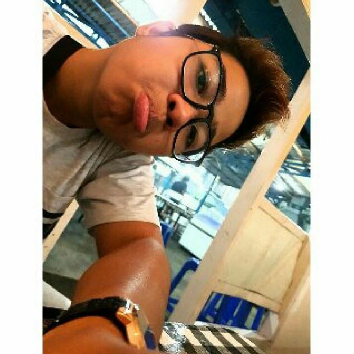 Dhewaanda's tweet photo. Come hangout with me on #BIGOLIVE. https://t.co/aHLvVFjFE9 https://t.co/DSAEdQktsq