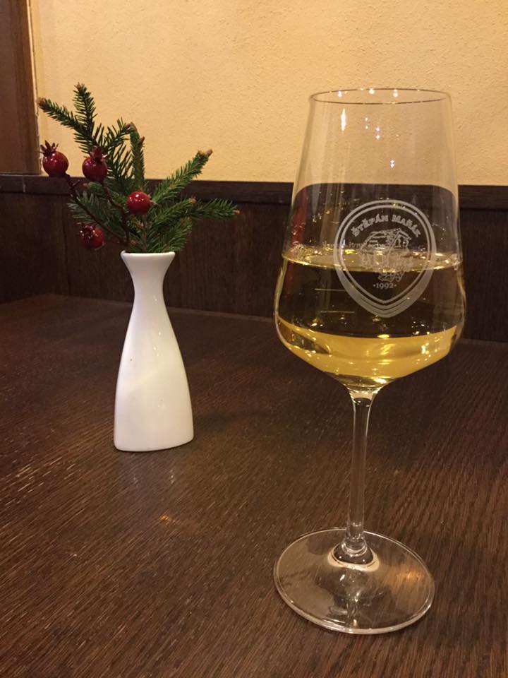 TasteOfCzech's tweet photo. #MerryChristmasEveryone from #CzechRepublic ! What better way to celebrate than with a Moravian wine and Bohemian beer? https://t.co/sHWxN4cDdg