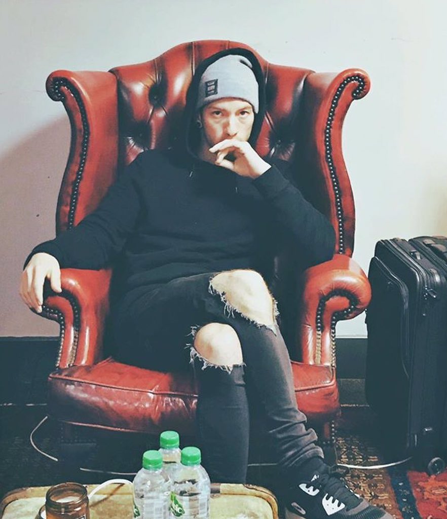 TylerWithTheUke's tweet photo. @OfEscapade || someone needs to make his Bestfriend https://t.co/Y3ARwNu99p