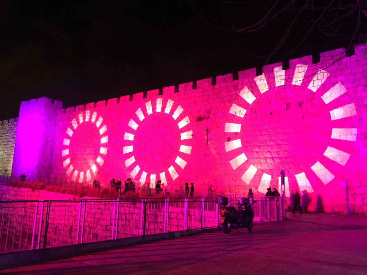 sfrantzman's tweet photo. .#Jerusalem #Israel celebrates #Chanukah #Hanukkah #Hanuka #HappeningNow Old City #walls #stobe #history #Jewish #holiday https://t.co/Tn0n7bLG3H
