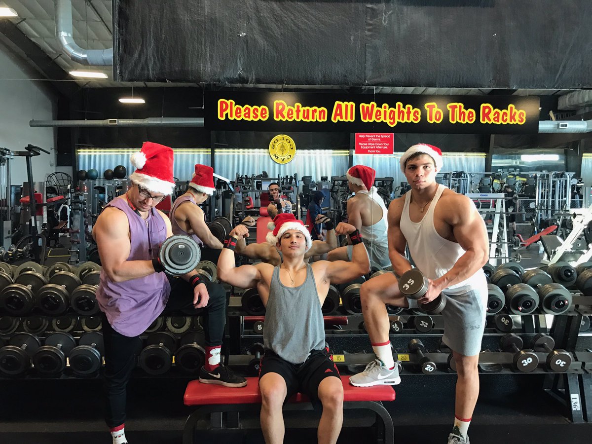yonyfit's tweet photo. Santas Squad doesnt skip the gym even the night before Christmas Merry 🎄Liftmas Guys 💪🏽#DontSkipLegDay #EDIAD @Joelvilla07 @Vegaman18 https://t.co/RtbaO8KLVf