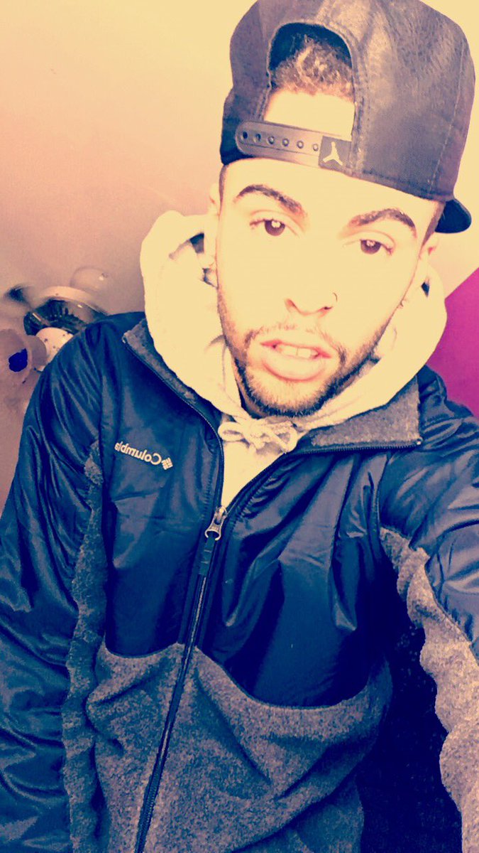 steadymobn94's tweet photo. #ChristmasEve #selfie https://t.co/aWdKlGm8QQ