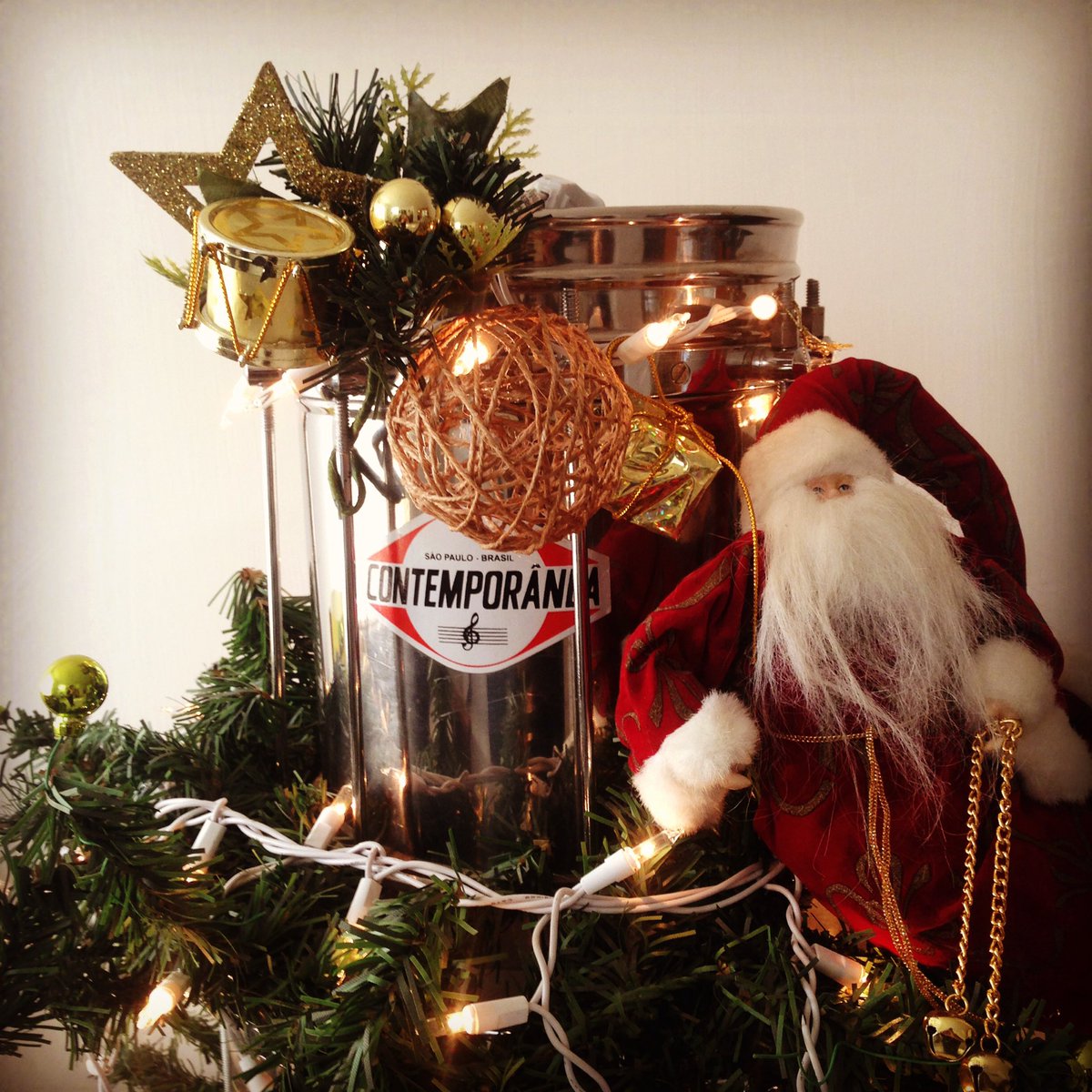PepeMallen's tweet photo. #feliznavidadytodoesoquesedice #navidad #diseñado por @alerpuente 😍 @ContemporaneaBR #contemporanea #drumlife #drumart #drumlove #drumtree https://t.co/U0oFK85jZA
