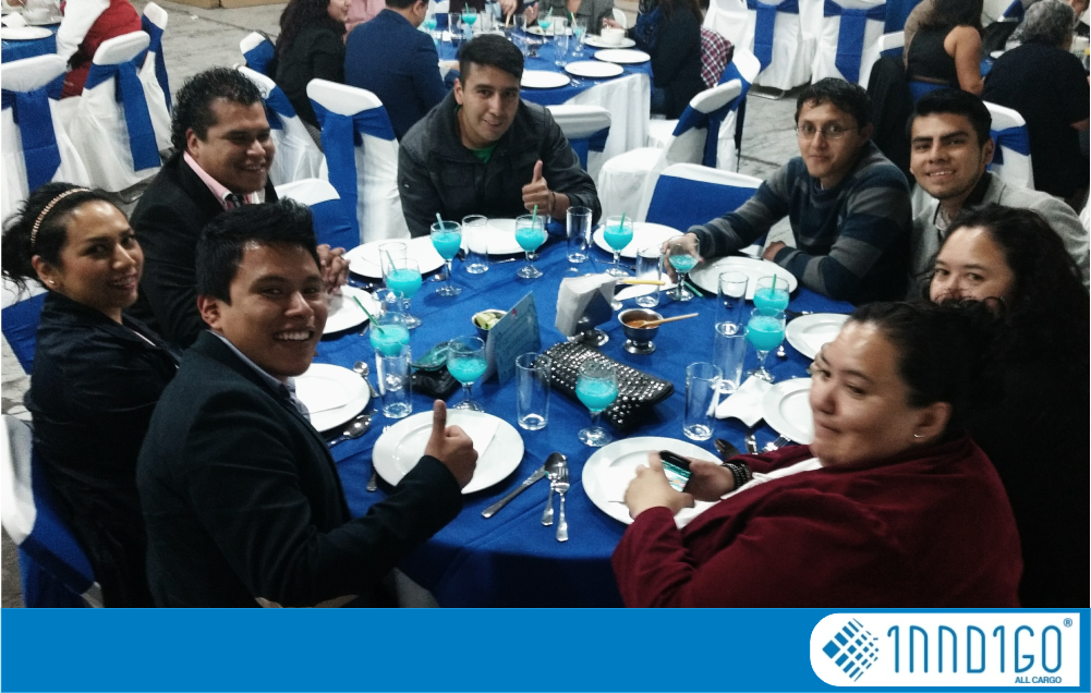 Inndigomx's tweet photo. Celebración de fin de año INNDIGO
Parte de nuestro equipo durante la celebración de fin de año en compañía de la mejor banda @soma
#inndigo https://t.co/HQMBIjwOsg