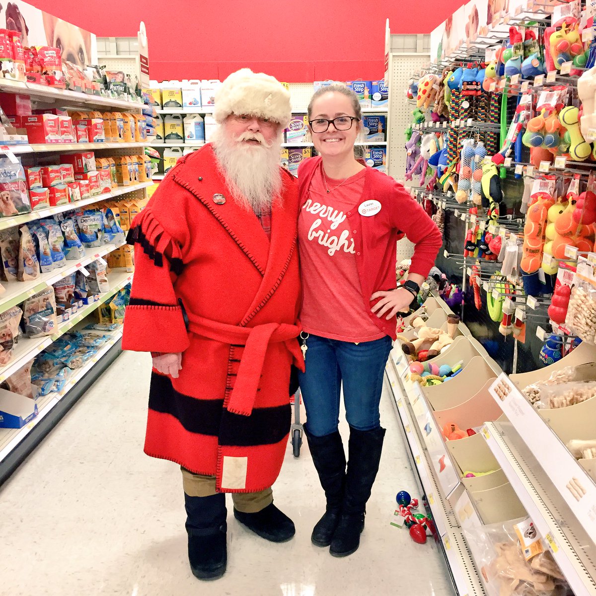 Even Santa has a last minute #TargetRun to do! #bignightahead #wearetarget #❤️🎯🎅🏼 <a href="/target/">Target</a>