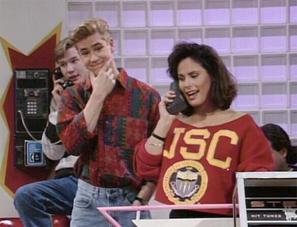robfee's tweet photo. Just a reminder that the pizza delivery kid from Home Alone was also an extra on Saved by the Bell &amp; that I am definitely going to die alone https://t.co/pgSgNev1z7