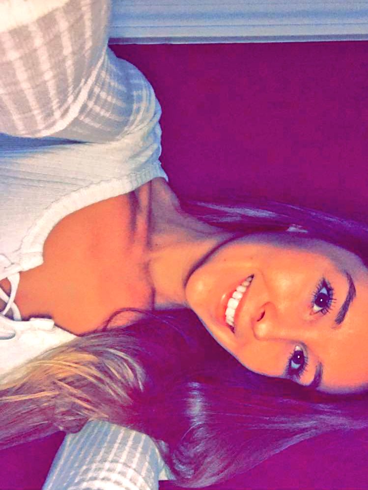 nickyygile's tweet photo. merry christmas eve everyone😘 https://t.co/QuXfyWmycT