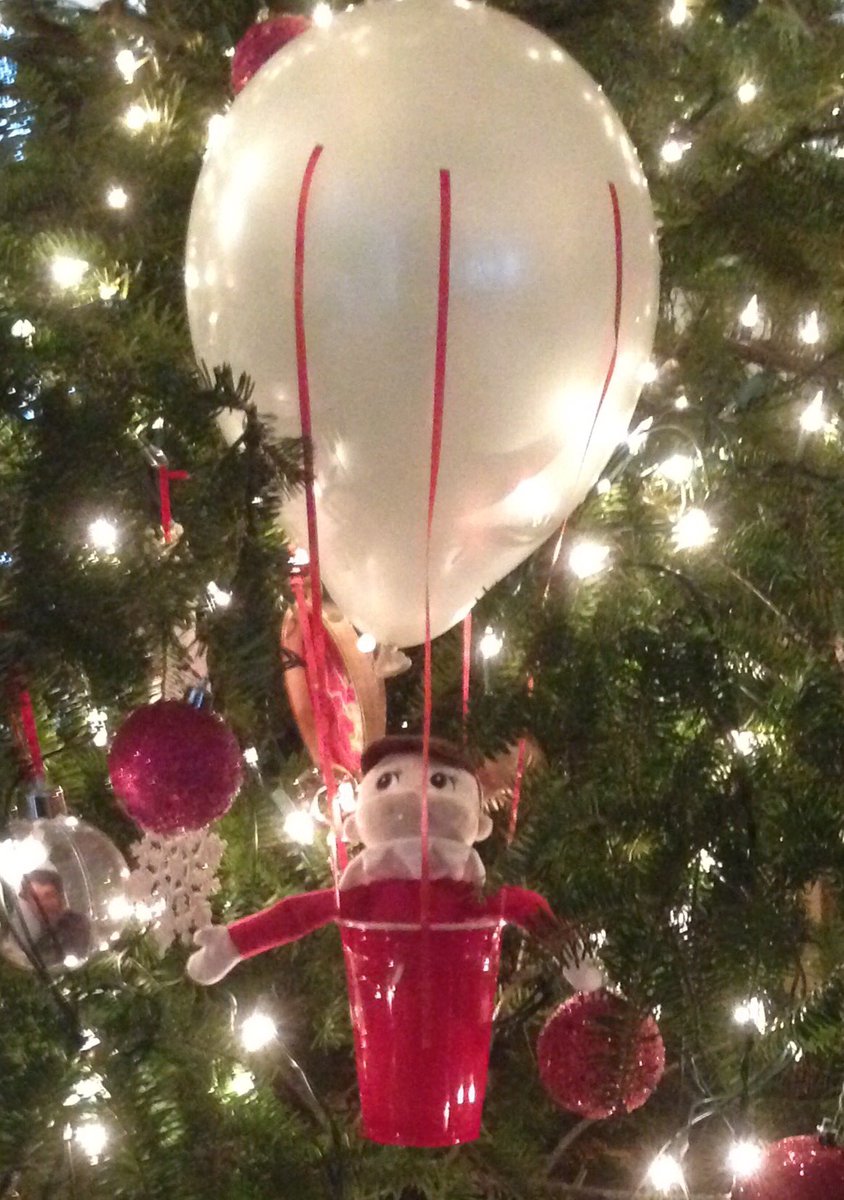 LAnneEposito's tweet image. Merry Christmas Eve! OurElf decided to trade in Santa's Sleigh for a hot air balloon! Not very efficient. #SantaHelp