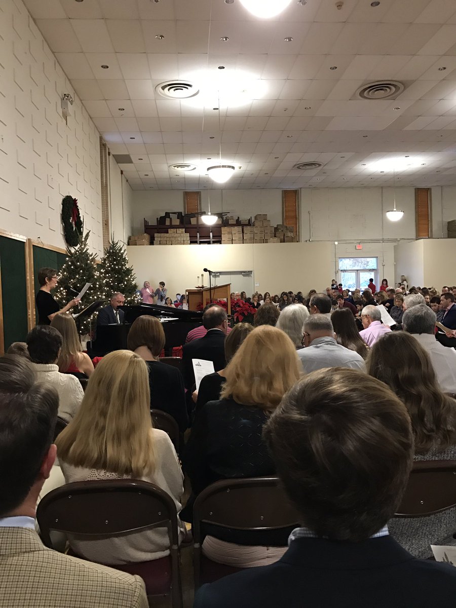 cmjsgates's tweet photo. Children's Mass is a full house @StRitaDallas #ChristmasEve #ReasonFor Season #Rejoice https://t.co/LOnWD4T1WW
