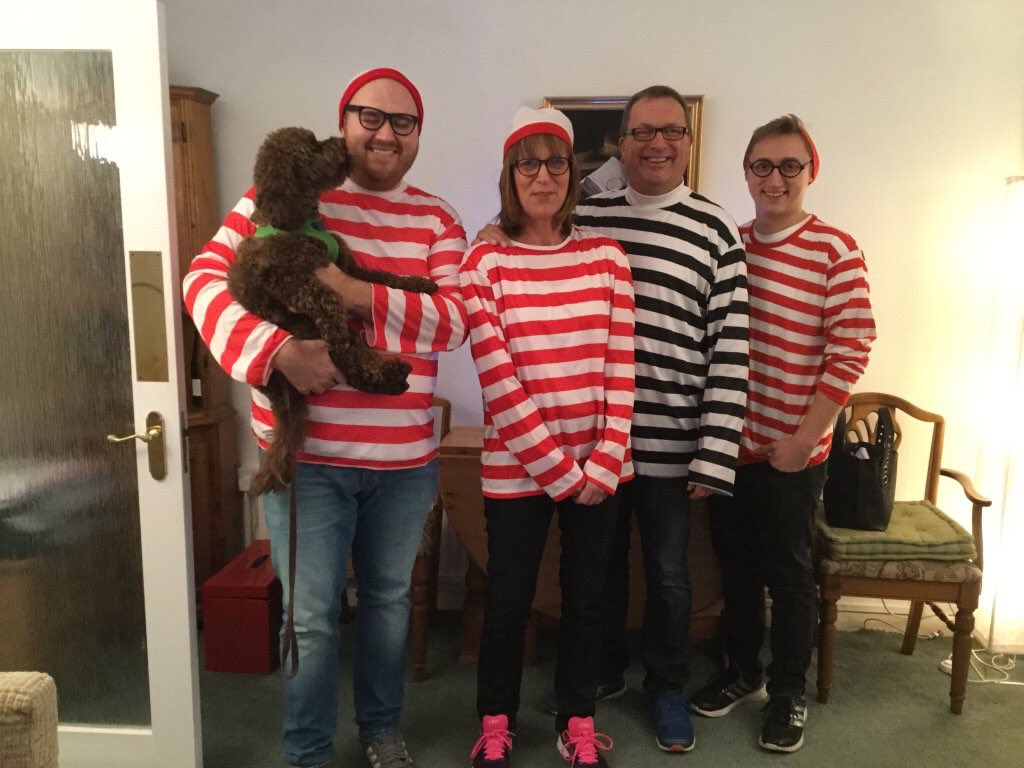 jonathanwcorry's tweet photo. Looking tremendous in stripes @JonnyB62 #festive #family #frolicks #longandconnected https://t.co/an3GmvQigg