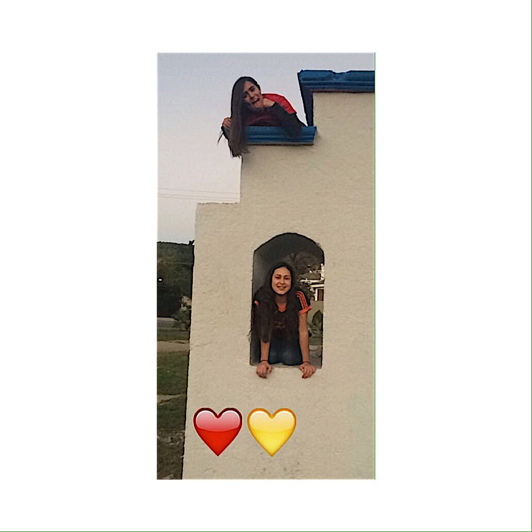 dahny16's tweet photo. Mi otra yoooo🐮🐵 la mejor de todas🤘🏻🌈 #MiSub #TeamSoDa 🍷💛 https://t.co/gDHIENVaKi