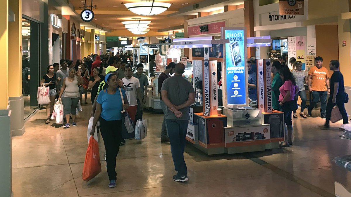 Search for last-minute gifts continues on Christmas Eve bit.ly/2hCOxEl https://t.co/ReCKhZ6uzN