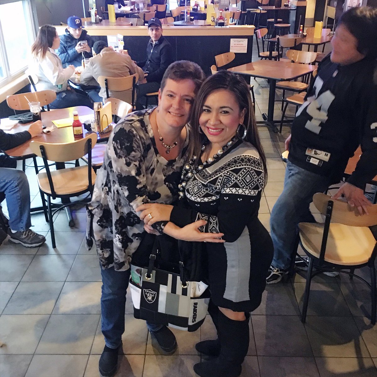 JenaMidgetMarie's tweet photo. Look who I ran into on Christmas Eve.. My Girl Cindi. Jim Otto's niece #NWRBC https://t.co/c7s8o3NnUu
