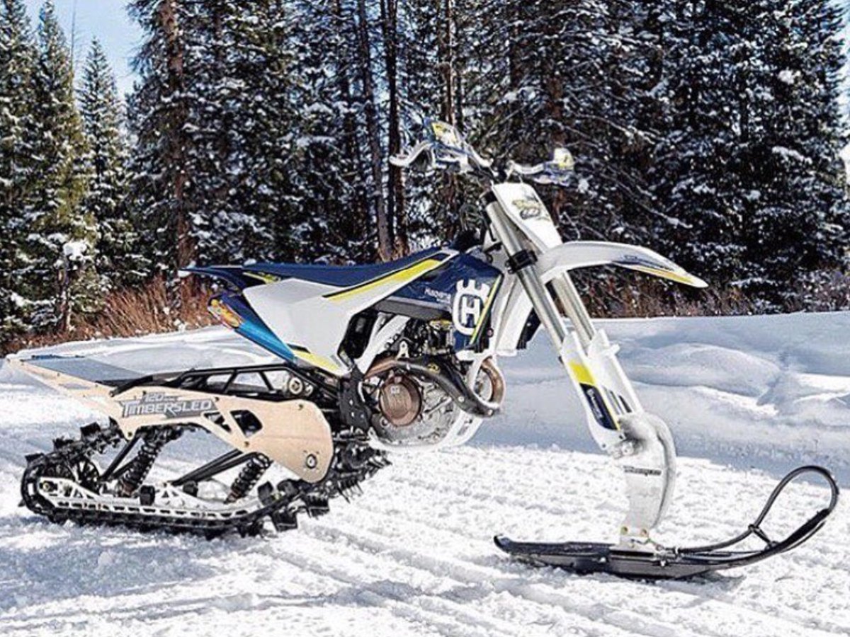 Edgepowersports's tweet photo. They say a storm is coming... #MerryChristmas to us 🎄 // #edgepowersports #husqvarna #husky #timbersled #snowbike https://t.co/Ofnlgoz1K8