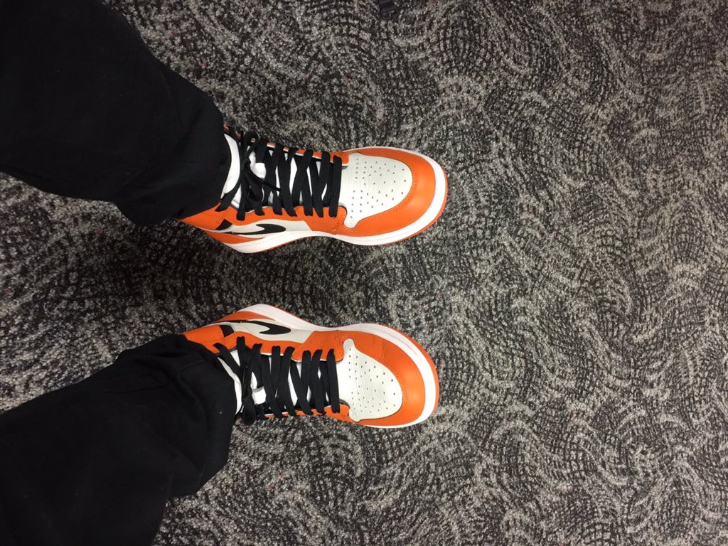 FW2098's tweet photo. @kicks_usa @happyholidays #kicksgiving https://t.co/X0WuOlJyMA