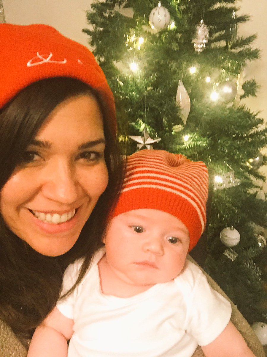 vsp_vicki's tweet photo. Merry Christmas from my little elf and I 🎄#cslselfie https://t.co/6fBMfgNiUQ