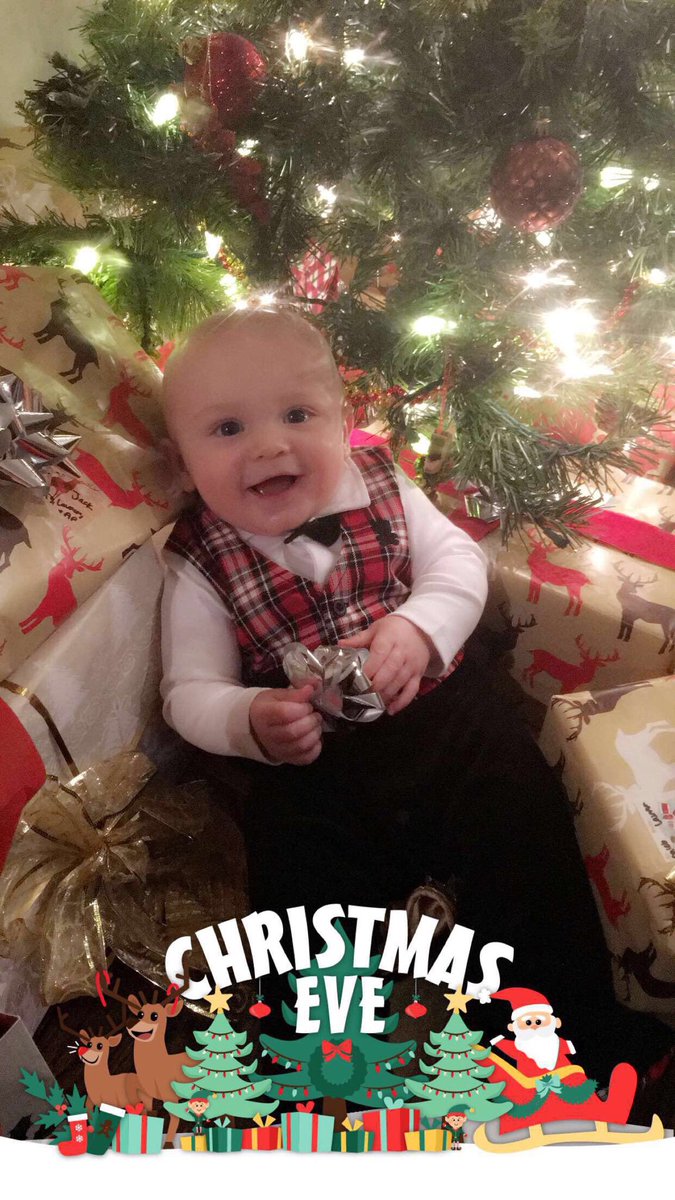 RyanWillis14's tweet image. Baby Addison is ready for his first Christmas!! #UncleRyan @lalawrence14 @Tyler_Lawrence_