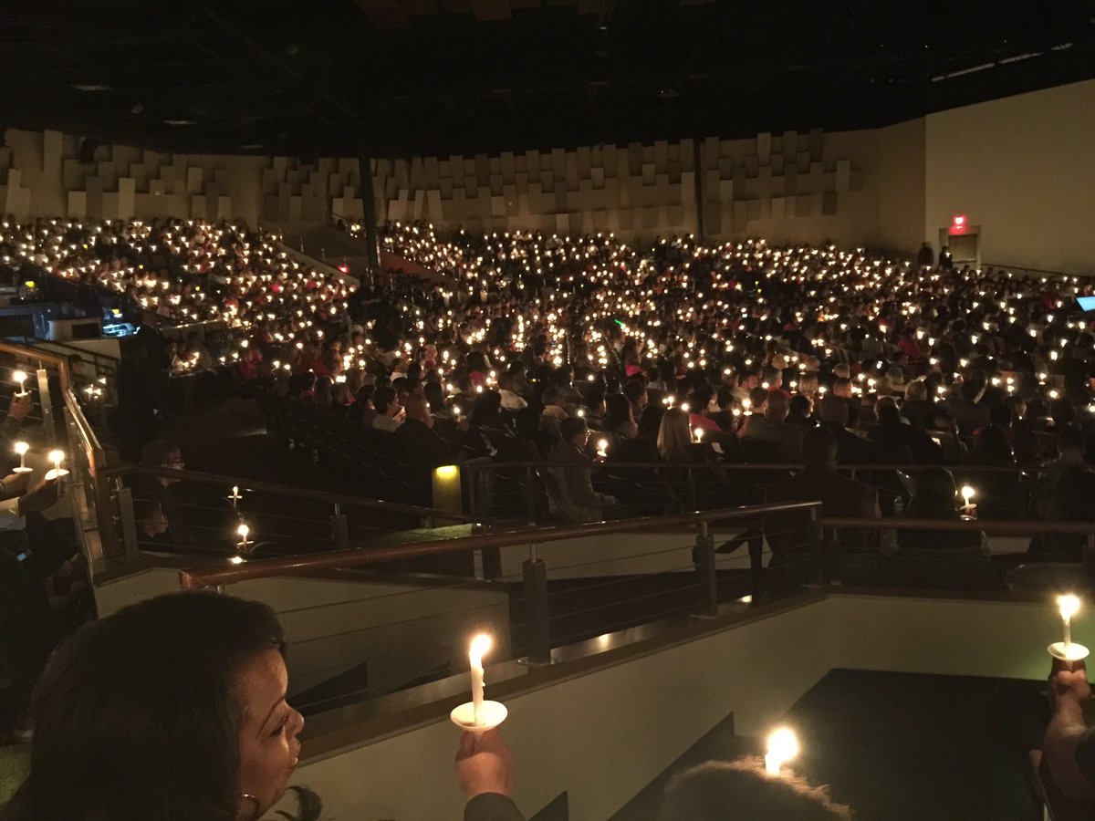 jasoncaston's tweet photo. Great candlelight service at @visitonecc #visitonecc #christmaseve #christmas https://t.co/QHA4CKxLBt