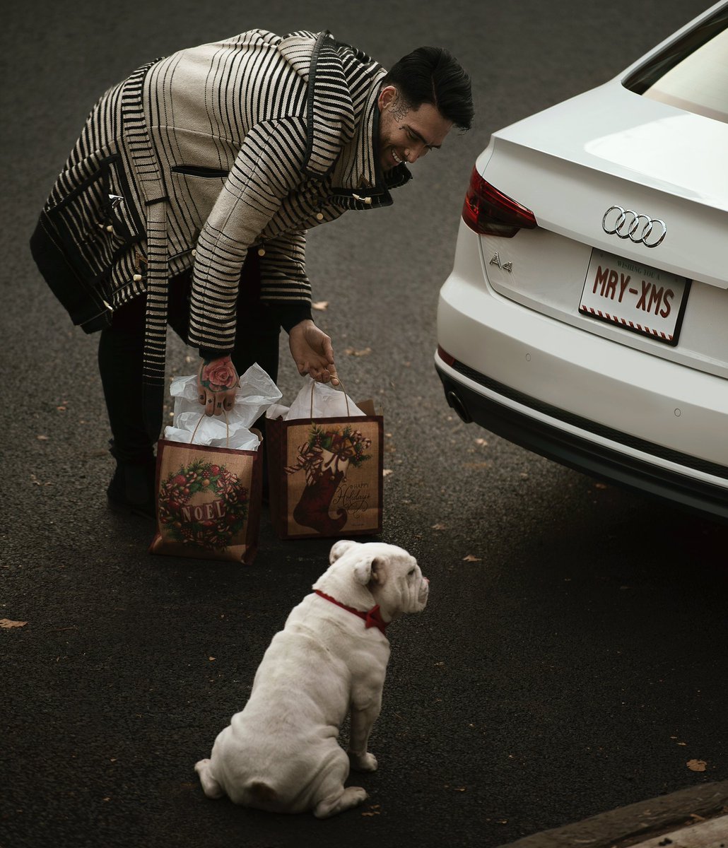 X-mas traditions, like packing up the car the night before are always a bit nicer, when @Audi lends a hand with the delivery #audipartner