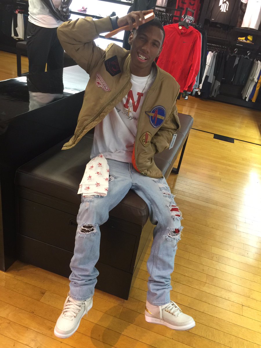PrinceTreez's tweet photo. #MCM #Truereligion #YNH #Retro2s https://t.co/GTqFptISa3